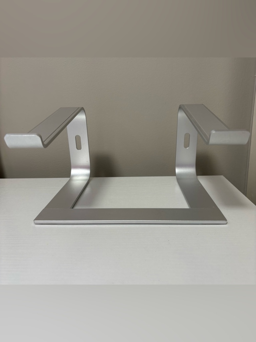 Laptop Stand – Silver (Fits 11–16” Laptops)